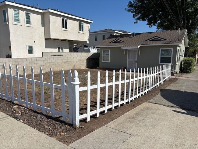 property at 634-638 E Lemon Ave