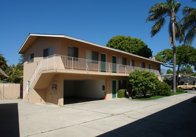 High Tide Apartments in Santa Barbara, CA - Building Photo - Building Photo