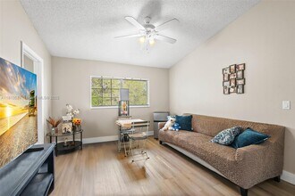 3690 N 56th Ave in Hollywood, FL - Building Photo - Building Photo