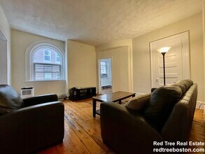 186 Naples Rd, Unit 3 in Brookline, MA - Building Photo - Building Photo