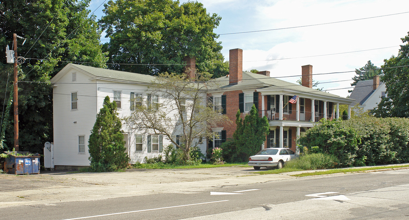 77 Elm St in Milford, NH - Building Photo