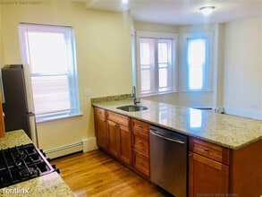 18 Saint Lukes Rd in Boston, MA - Foto de edificio - Building Photo