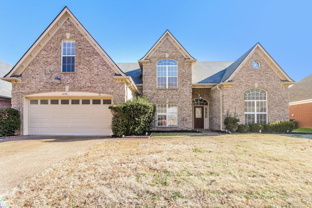 1694 Farkleberry Dr in Cordova, TN - Building Photo