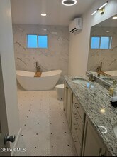 6437 Dawn Dr in El Paso, TX - Building Photo - Building Photo