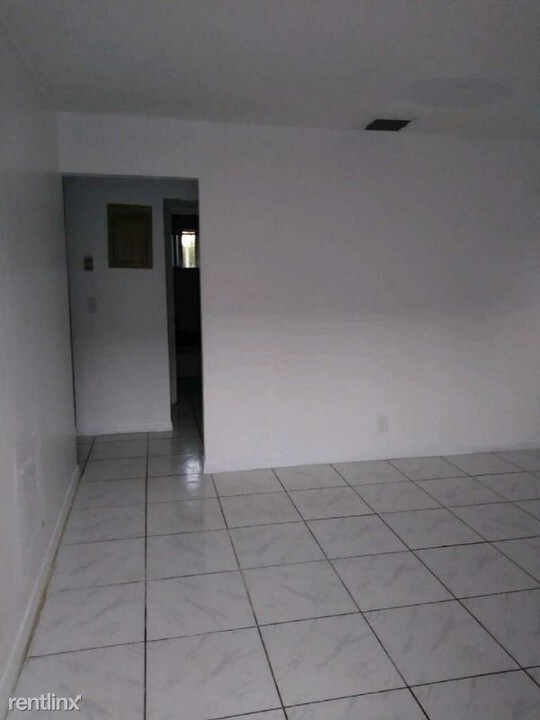 1748 NW 31st St in Miami, FL - Building Photo