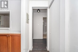 2144 Lilnan Ct in Burlington, ON - Building Photo - Building Photo