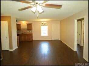 4870 Tall Grass Dr in Benton, AR - Building Photo - Building Photo