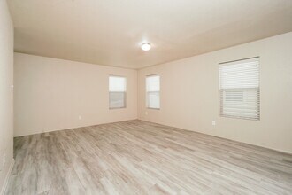 6118 Pow Wow Dr in San Antonio, TX - Building Photo - Building Photo