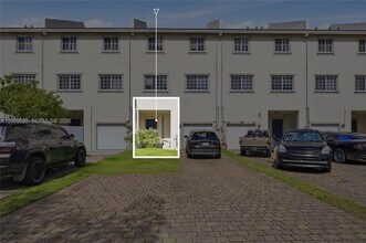 27057 SW 140th Path in Homestead, FL - Building Photo - Building Photo