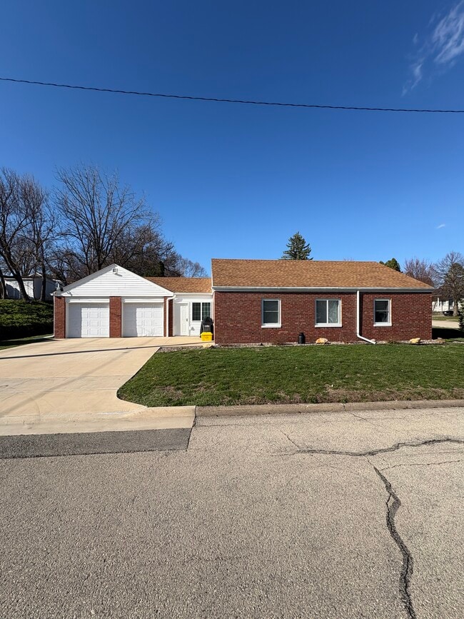 property at 2113 Broadlawn Rd