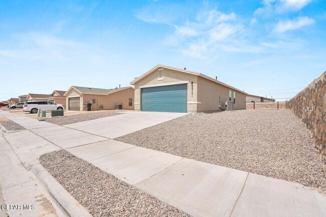 14581 Firewheel Ave in Horizon City, TX - Building Photo - Building Photo