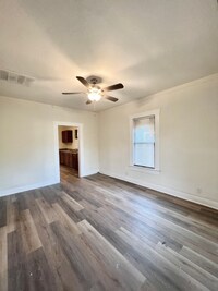 4611 S Hackberry St in San Antonio, TX - Building Photo - Building Photo