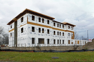 The Commons at Garden Lake in Toledo, OH - Building Photo - Building Photo