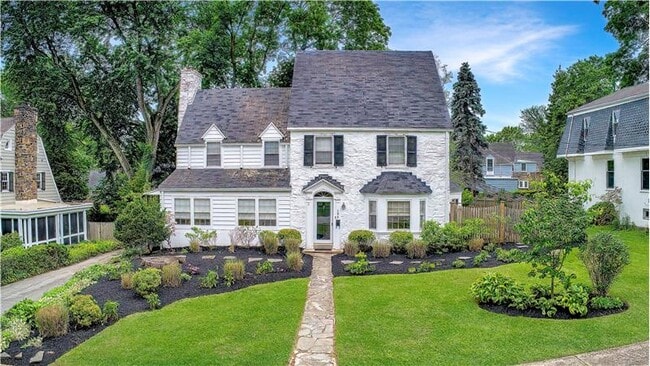 property at 195 Midfield Rd