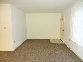 1317 Lincoln Heights Ave, Unit 4 in Ephrata, PA - Building Photo - Building Photo