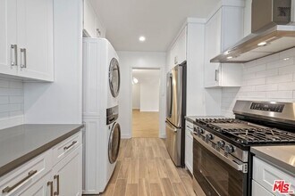 1248 N Crescent Heights Blvd in West Hollywood, CA - Building Photo - Building Photo