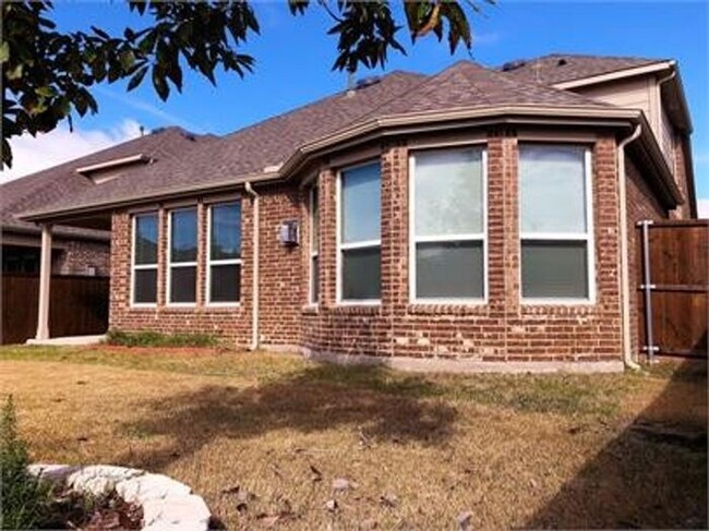 2320 Leeward Pl in Little Elm, TX - Building Photo - Building Photo