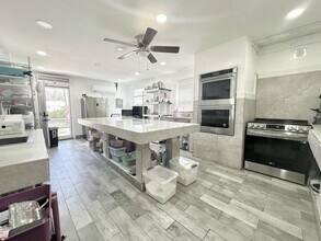 13619 57th Pl N in West Palm Beach, FL - Foto de edificio - Building Photo