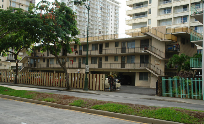 Kukilakila Apartments in Honolulu, HI - Building Photo - Building Photo