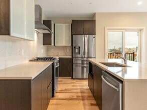 39 Lexington St in Boston, MA - Building Photo - Building Photo