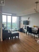 33 Elm Dr W in Mississauga, ON - Building Photo - Building Photo