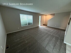 1911 Sawbury Blvd in Columbus, OH - Building Photo - Building Photo