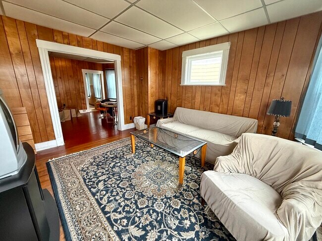 21 Oakland Ave in Everett, MA - Building Photo - Building Photo
