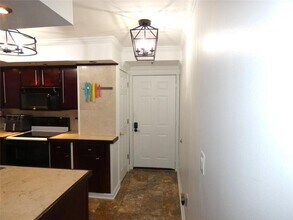 795 Hammond Dr in Atlanta, GA - Building Photo - Building Photo