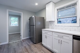 169 Hutton St-Unit -2R in Troy, NY - Building Photo - Building Photo