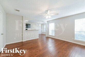 15411 Bammel Oaks Ct in Houston, TX - Foto de edificio - Building Photo