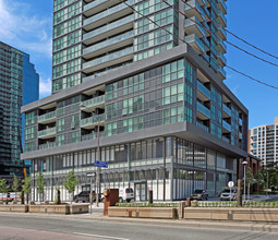 North Building in Toronto, ON - Building Photo - Building Photo