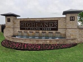 9800 Huntersville Trl in Fort Worth, TX - Foto de edificio - Building Photo