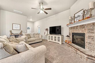 5907 NW Sherman St in Bentonville, AR - Building Photo - Building Photo
