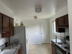 1118 Forest Rd in Charleston, WV - Building Photo - Building Photo