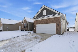 16067 Loire Valley Dr in Fishers, IN - Building Photo - Building Photo
