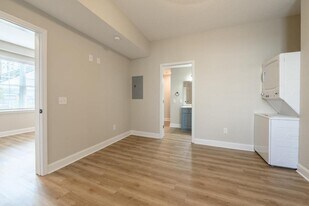 231 S Main St in Statesboro, GA - Building Photo