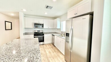 30800 Acappella Dr in Winchester, CA - Building Photo - Building Photo