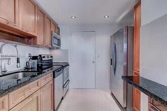 9800 W Bay Harbor Dr, Unit 507 in Bay Harbor Islands, FL - Building Photo - Building Photo