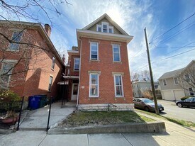 77 E Lincoln St in Columbus, OH - Building Photo