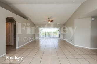 412 NW 23rd Ave in Cape Coral, FL - Foto de edificio - Building Photo