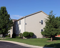 Shamrock Village in Bowling Green, OH - Building Photo - Building Photo