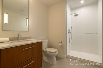 111 Sumner St in Boston, MA - Building Photo - Building Photo
