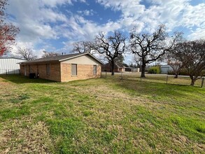 206 E 3rd St in Tolar, TX - Building Photo - Building Photo