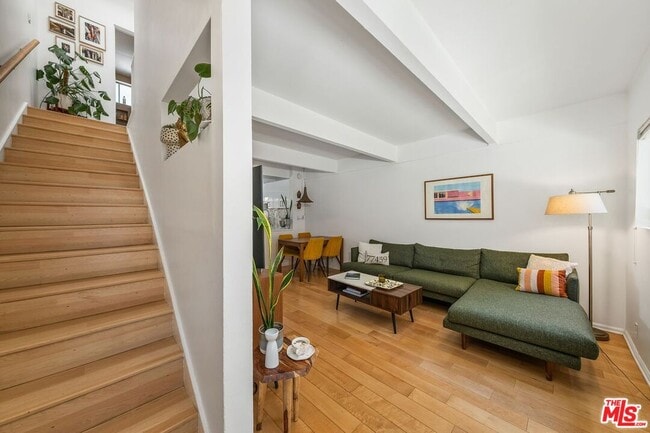 4040 Grand View Blvd in Los Angeles, CA - Foto de edificio - Building Photo