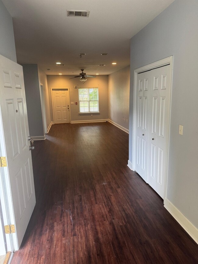 1846 Belle Vue Way in Tallahassee, FL - Building Photo - Building Photo