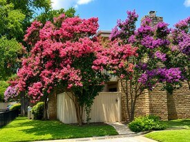 8340 Fathom Cir in Austin, TX - Building Photo