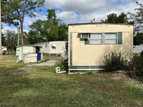 2268 Carlisle Ln in North Fort Myers, FL - Building Photo - Building Photo
