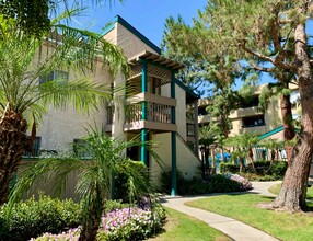 Daisy Apartments in Garden Grove, CA - Building Photo - Building Photo