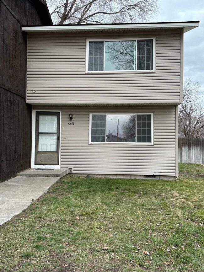 643 Brookside Ct in Mountain Home, ID - Building Photo - Building Photo