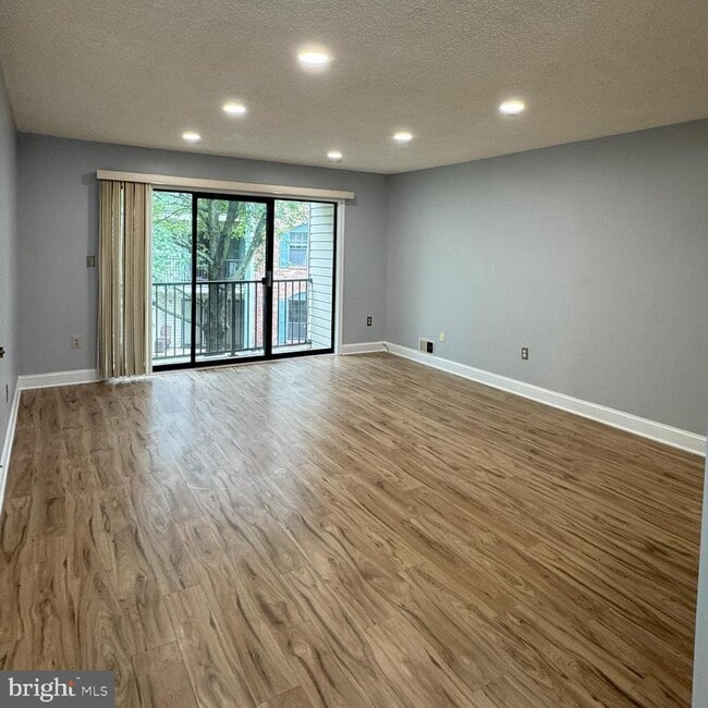 32 Scherer Ct in Trenton, NJ - Building Photo - Building Photo